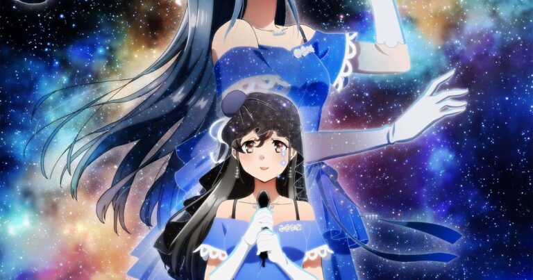 Key visual oficial do filme Rascal Does Not Dream of a Dear Friend: Mai e Miori de vestido azul no céu noturno de Enoshima