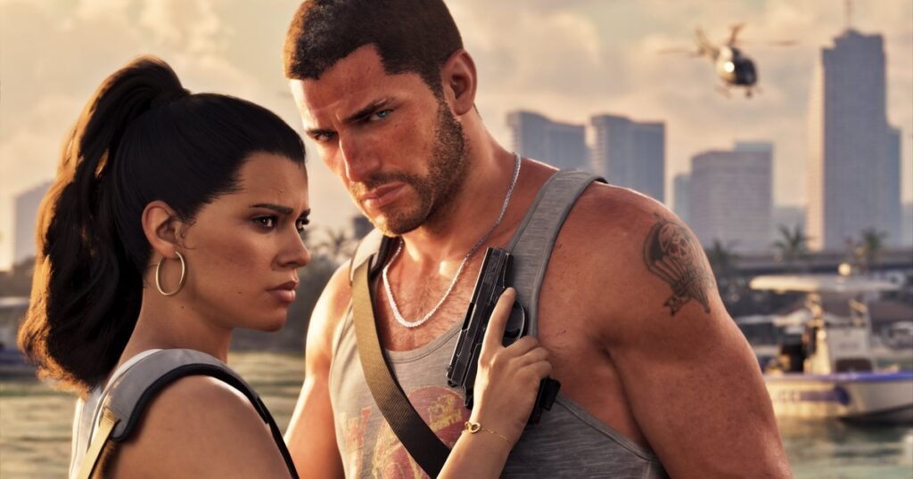 Jason Duval e Lucia Caminos lado a lado em uma marina de Vice City, com prédios e um helicóptero ao fundo, em captura oficial de GTA VI