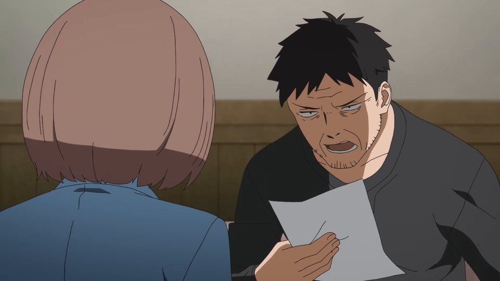 Cena oficial da Teaser PV de Happy Kanako's Killer Life: o Presidente da empresa de assassinos, de cara fechada, lê o currículo de Kanako durante a entrevista de emprego