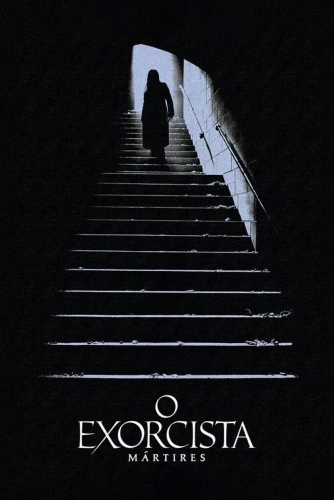 Pôster brasileiro de O Exorcista: Mártires, com uma escada em espiral vista de cima