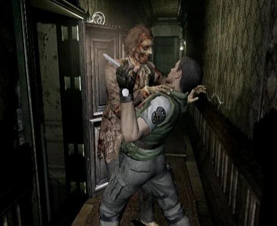 Chris Redfield enfrenta um zumbi num corredor da mansão em Resident Evil (1996)