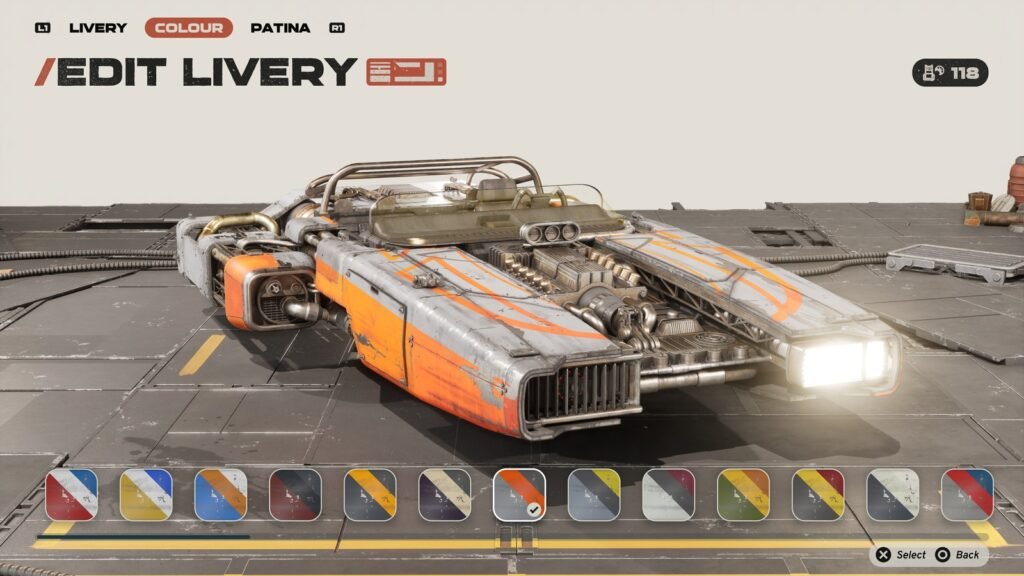 Tela de personalização de pintura de um speeder laranja e prata na oficina de Star Wars: Galactic Racer
