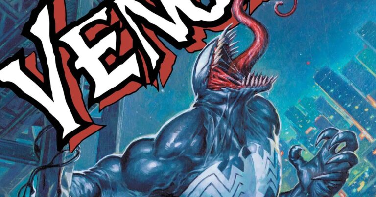 Capa principal oficial de Venom #1 (2026), por Davide Paratore: Venom de costas, agarrado a uma viga, com a língua para fora diante dos prédios iluminados de Nova York
